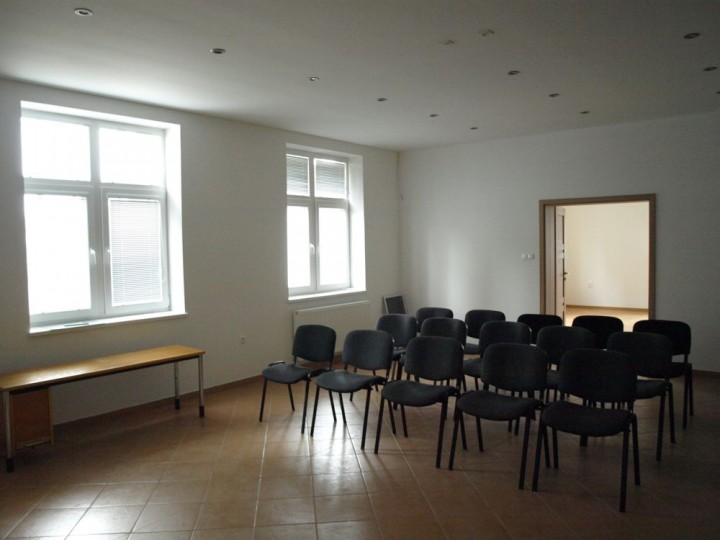 Rekon&scaron;trukcia farskej budovy, Abrah&aacute;m